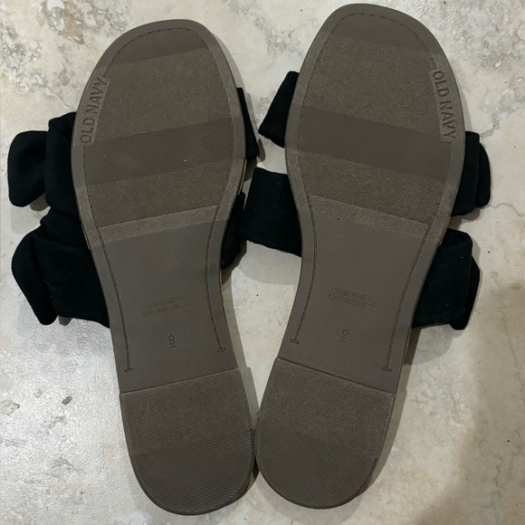 Old Navy Black Bow Sandals - Picture 3 of 4